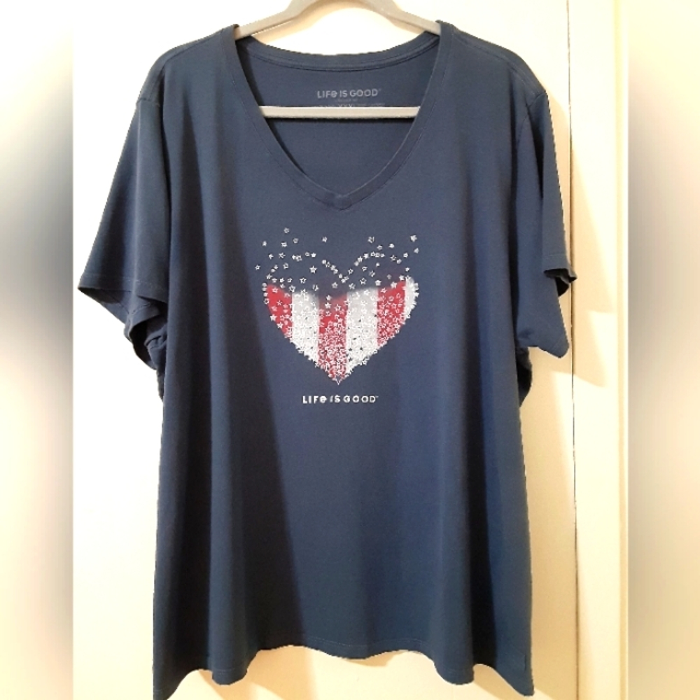 LIFE IS GOOD Fizzy Heart Tee